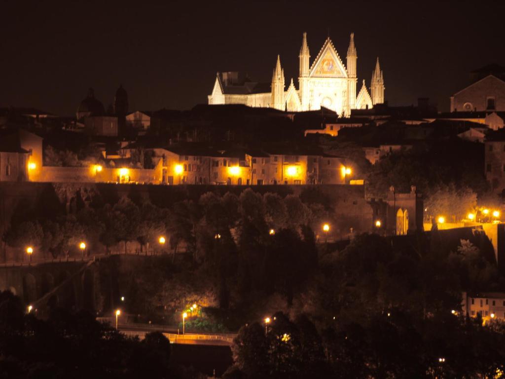 Hotel Valentino Centro Storico Orvieto Dış mekan fotoğraf